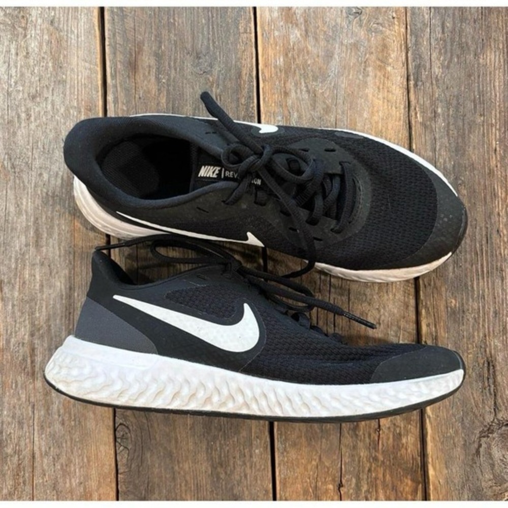 Nike revolution black kids youth‎ shoes